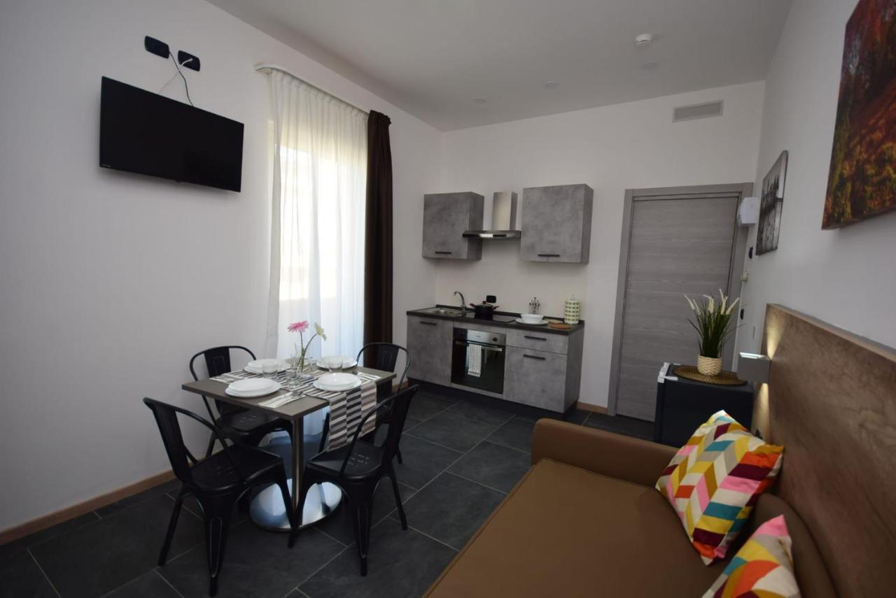 Hotel Crisvan Римини Екстериор снимка