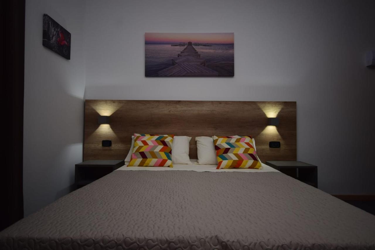 Hotel Crisvan Римини Екстериор снимка