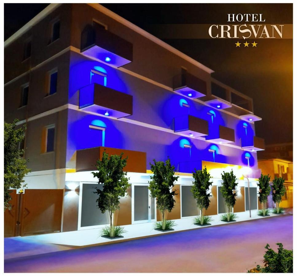 Hotel Crisvan Римини Екстериор снимка