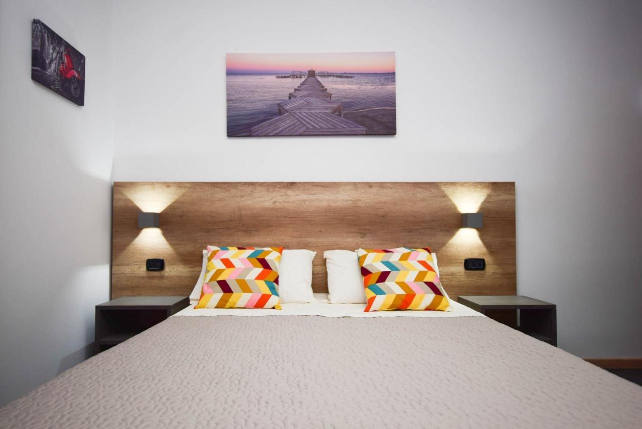 Hotel Crisvan Римини Екстериор снимка