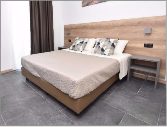 Hotel Crisvan Римини Екстериор снимка