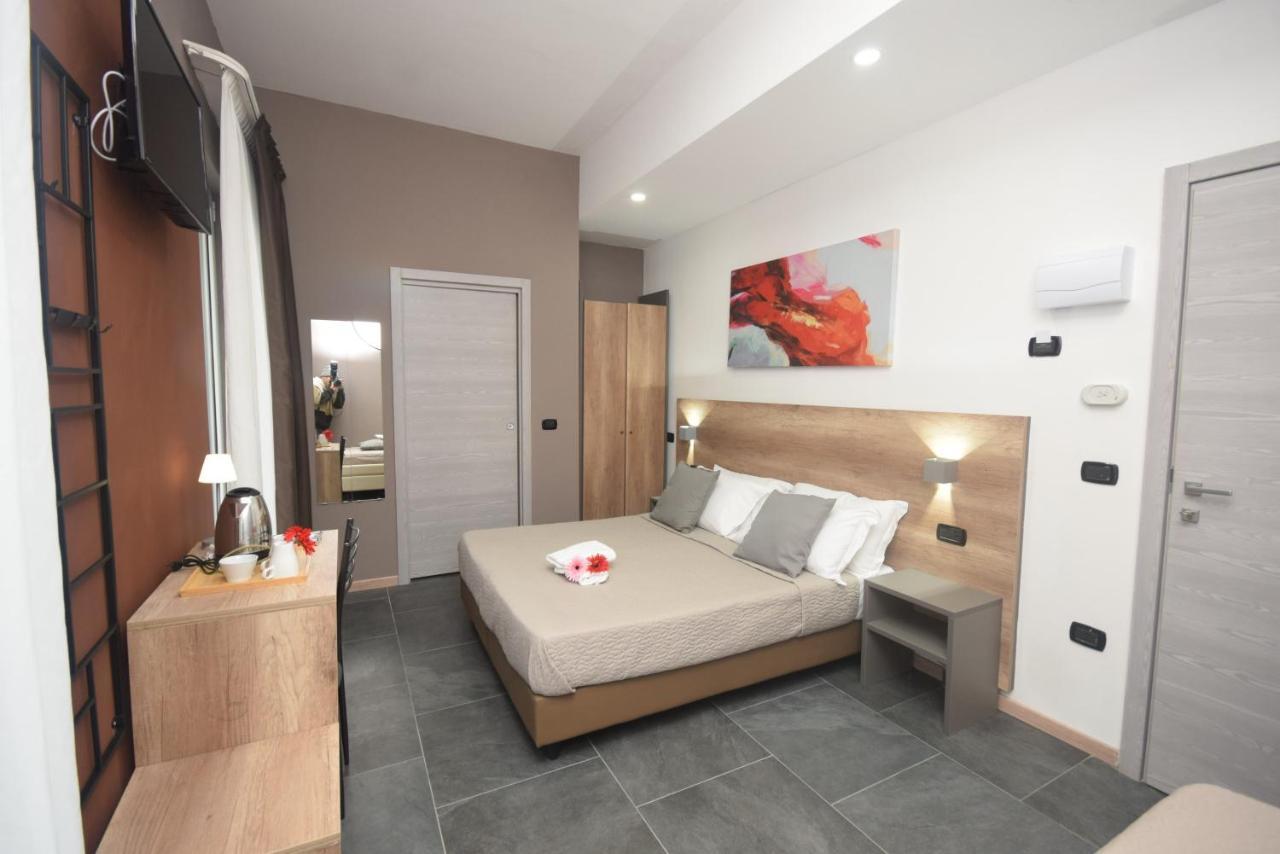 Hotel Crisvan Римини Екстериор снимка